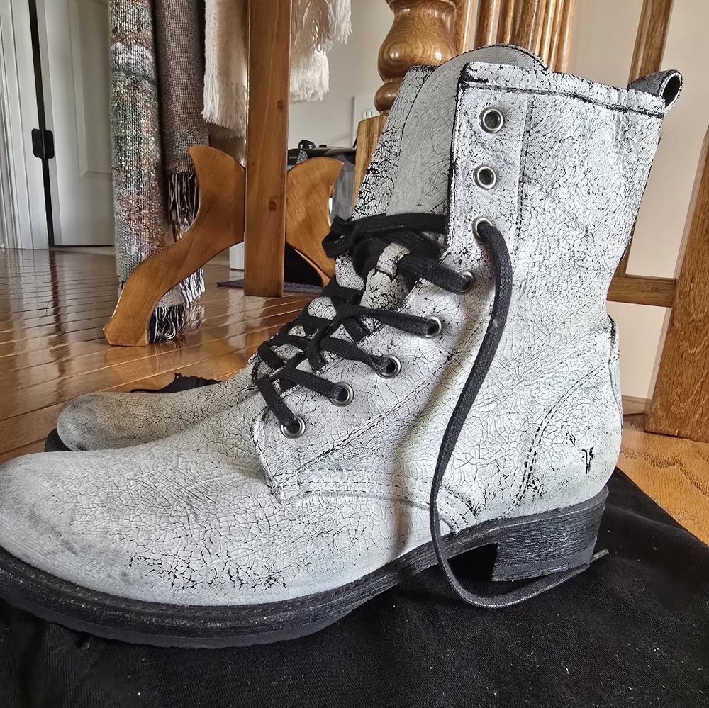 Frye Veronica Combat Laceups - Picture 3 of 6